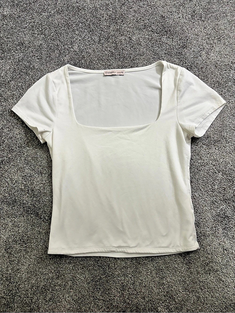 Sincerely Jules Short Sleeve Scoop Neck Top in White
